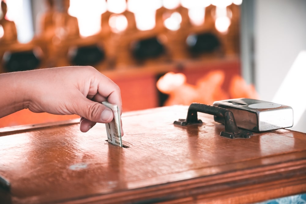 کار خیر در ادیان مختلف: از اسلام تا مسیحیت